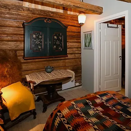 Semesterbostad Historic By The Trail In Ostmarka Omberg